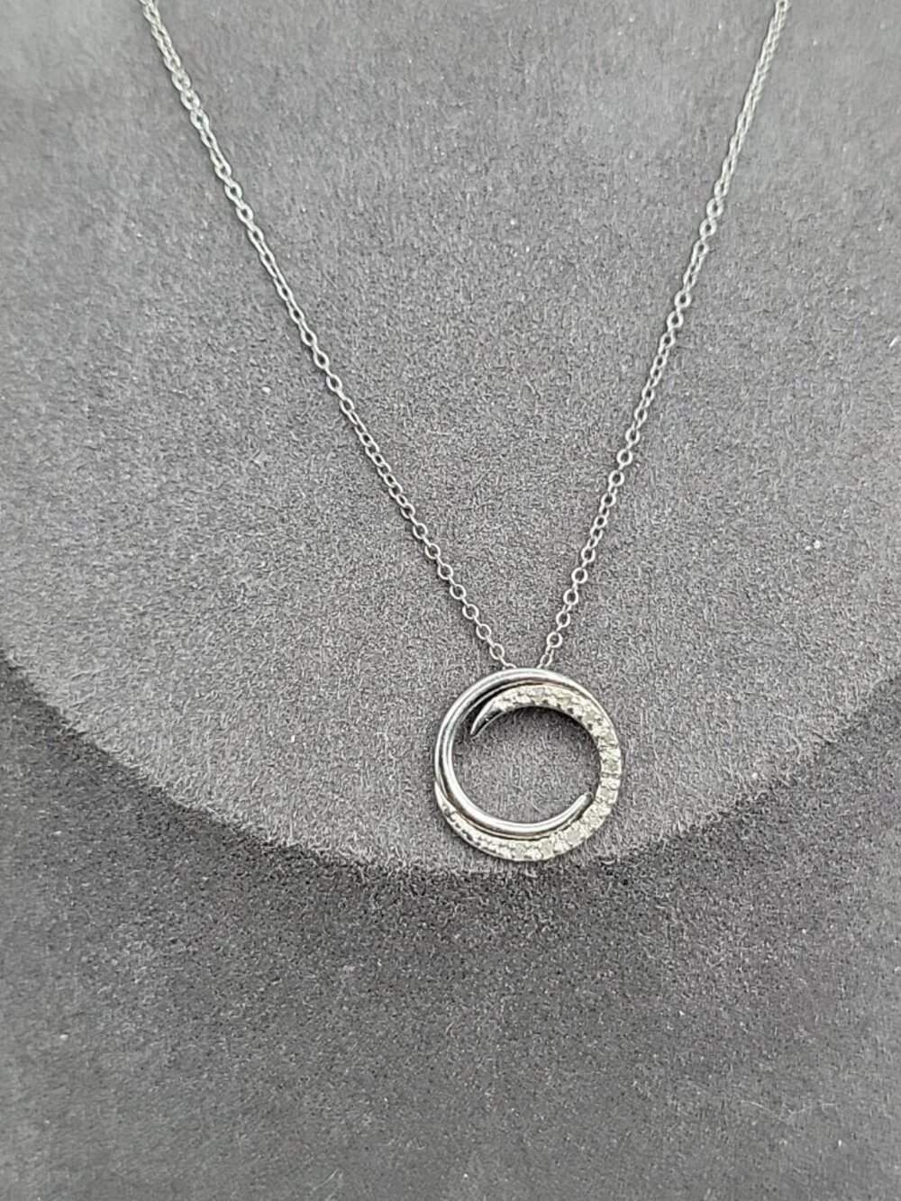 Charles Winston Sterling Silver Diamond Circle Pendant Necklace 19" 925 Chain CW - Picture 3 of 14